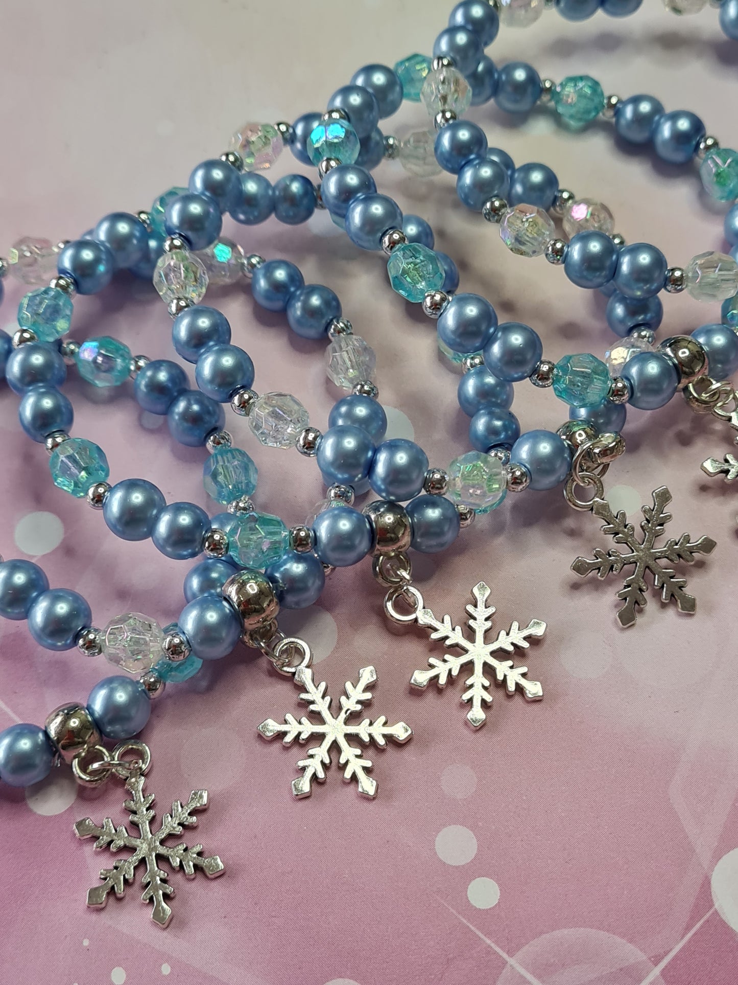 12 snowflake charm bracelet frozen party favours